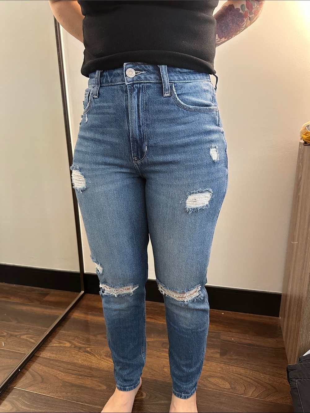 Hollister Ultra High-Rise Mom, sz 6R/28R